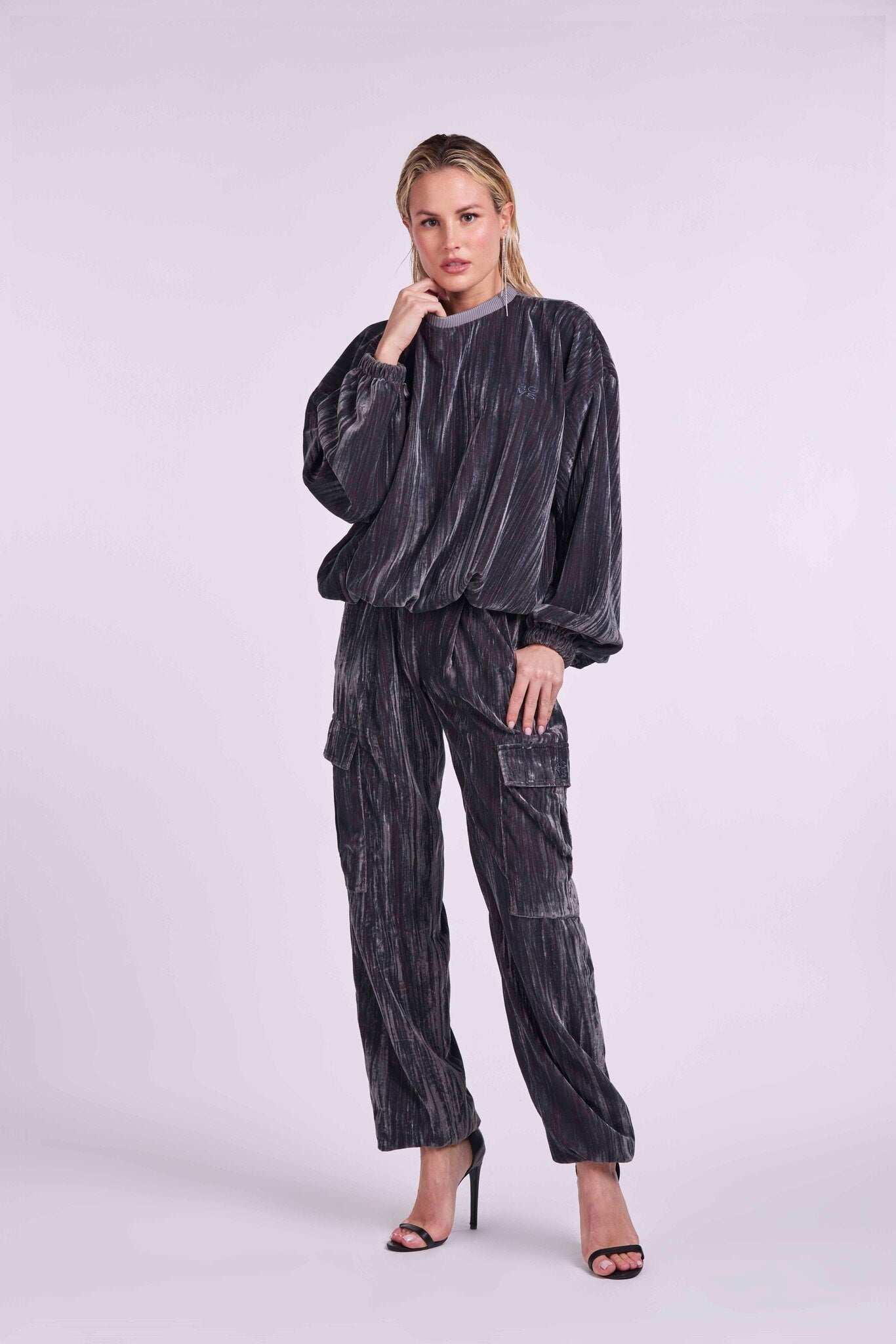 Cargo trousers with "4GVS" logo