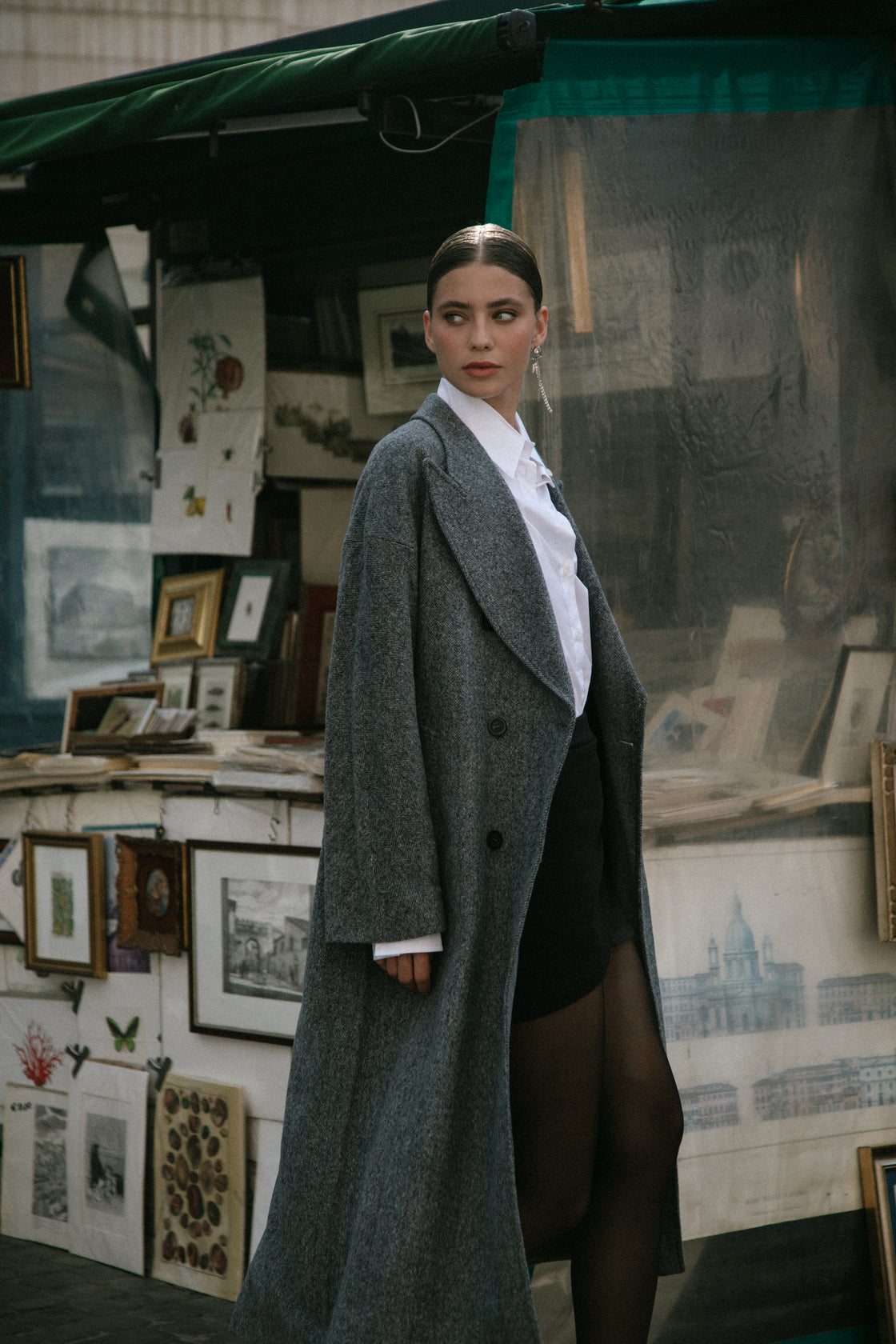 Long coat double chest sealed breast