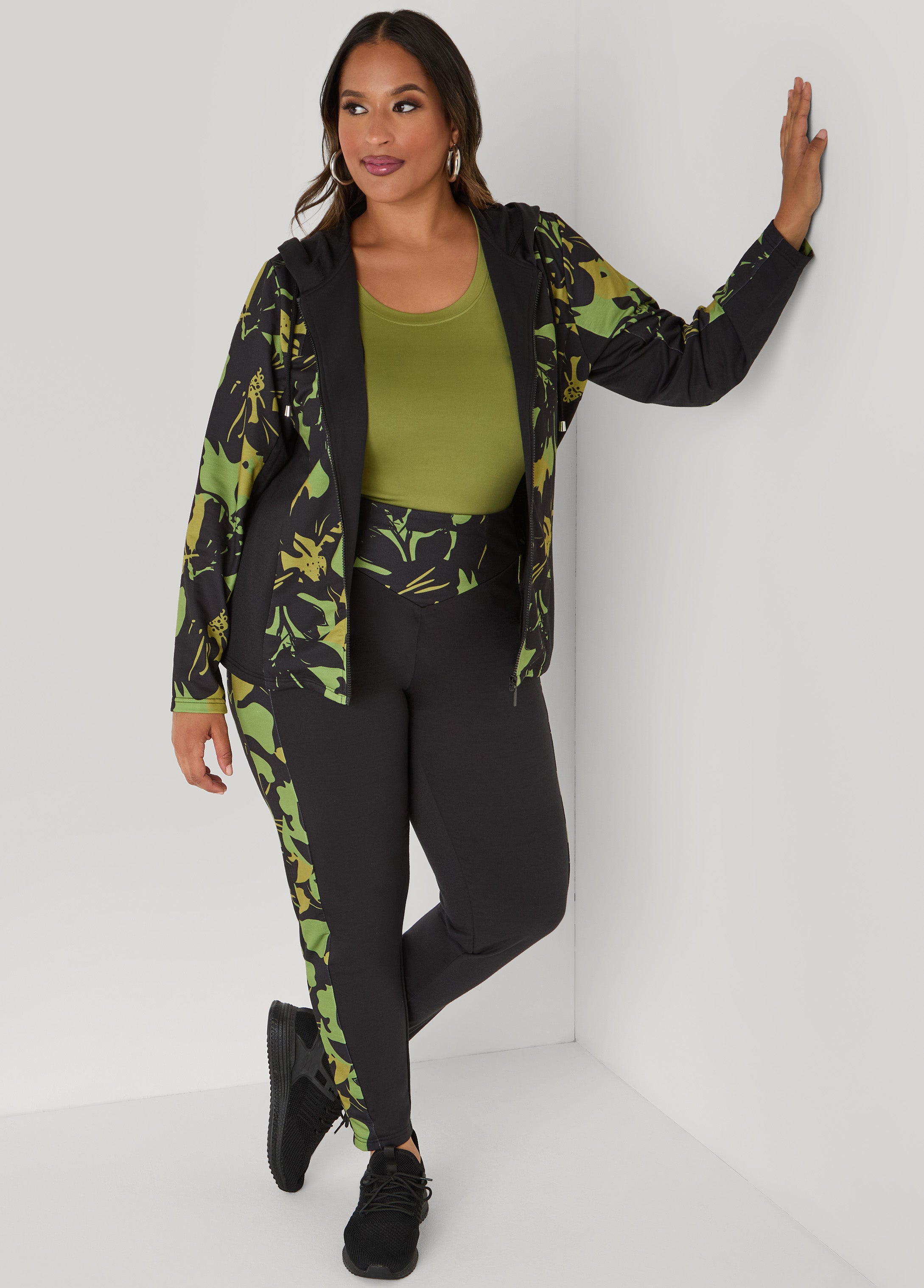 Plus Size Floral Print Paneled Leggings, Black Combo, 26/28 - Ashley Stewart