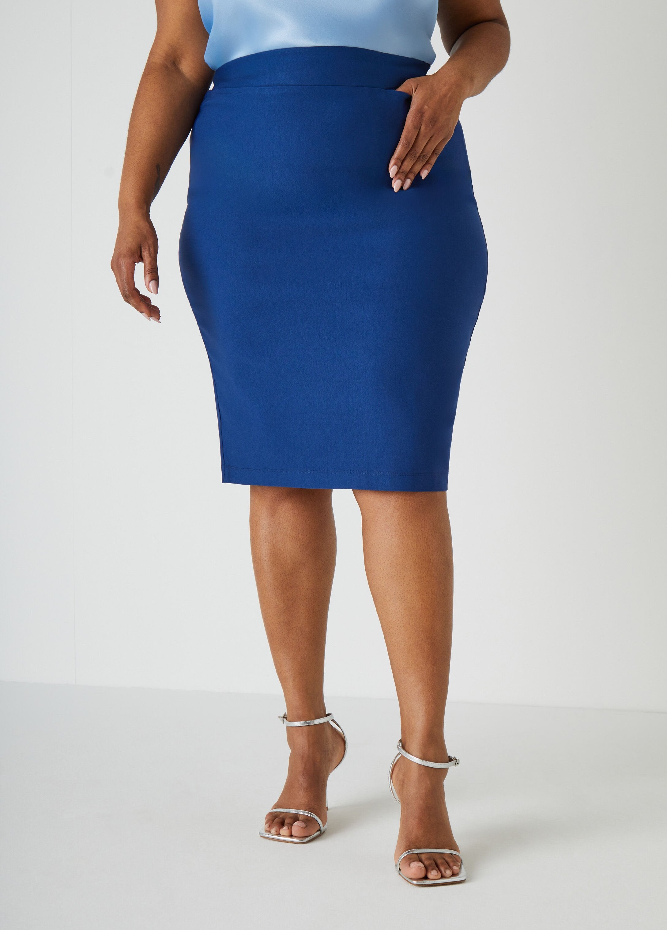 Plus Size Millennium Pocketed Pencil Skirt, Navy Peony, 36 - Ashley Stewart