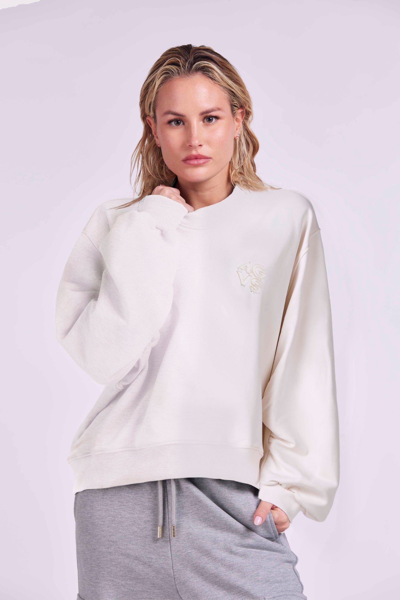 ROUND NECK SWEATSHIRT WITH "4GVS" EMBROIDERY