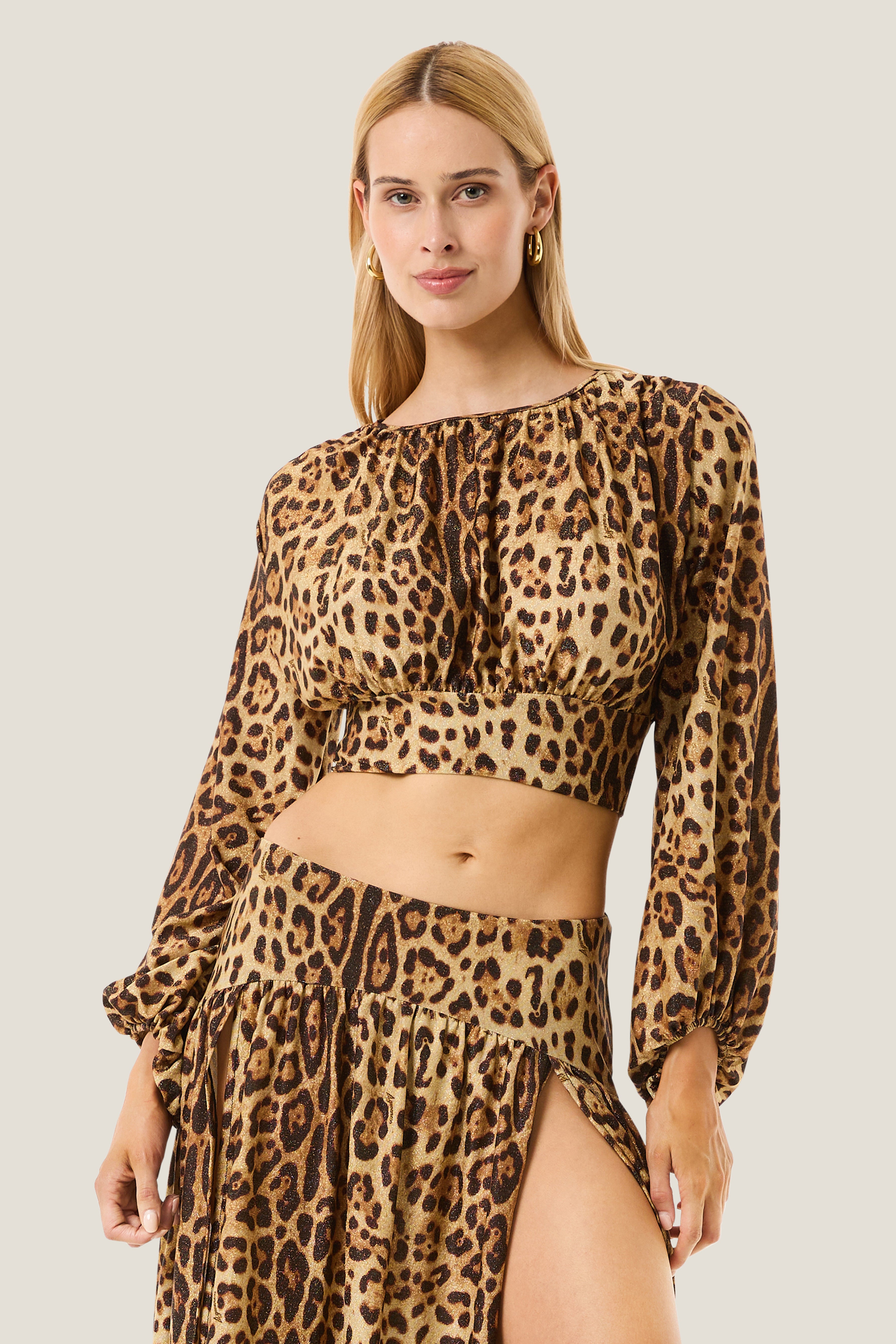 TOP CROP LEOPARD RESORT