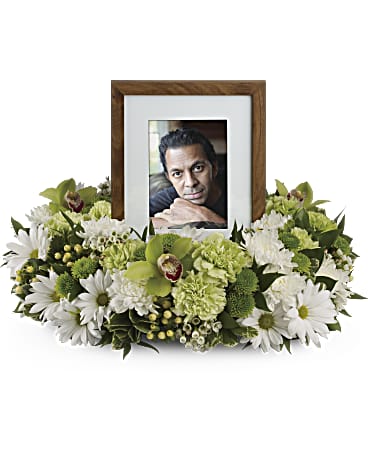 White | Mixed Bouquets | Garden Wreath | Same Day Flower Delivery by Teleflora